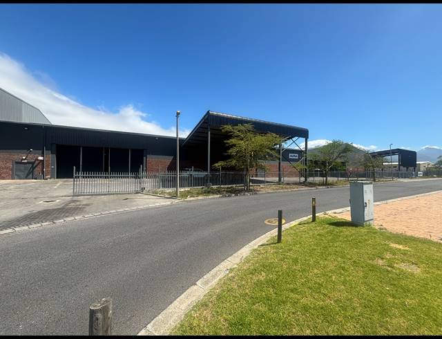 8,420M² WAREHOUSE TO LET IN SOMERSET WEST BUSINESS PARK